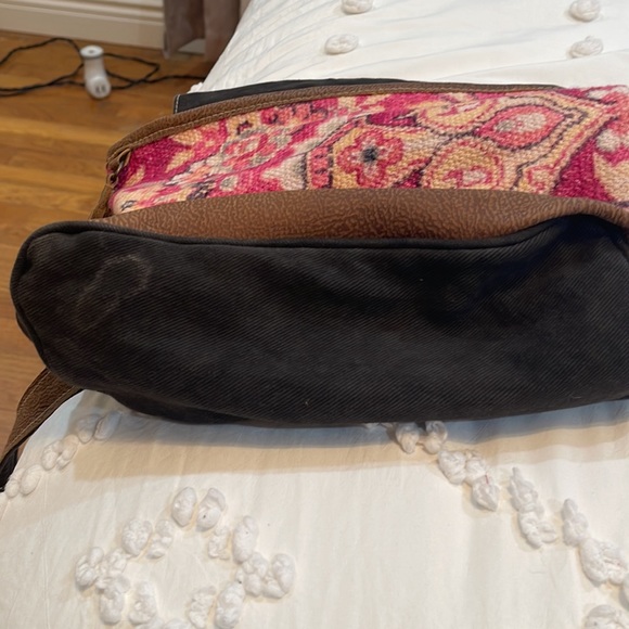 Gently used Myra Bag 100% cotton carve 100% leather ..☘️☘️ - Picture 9 of 9